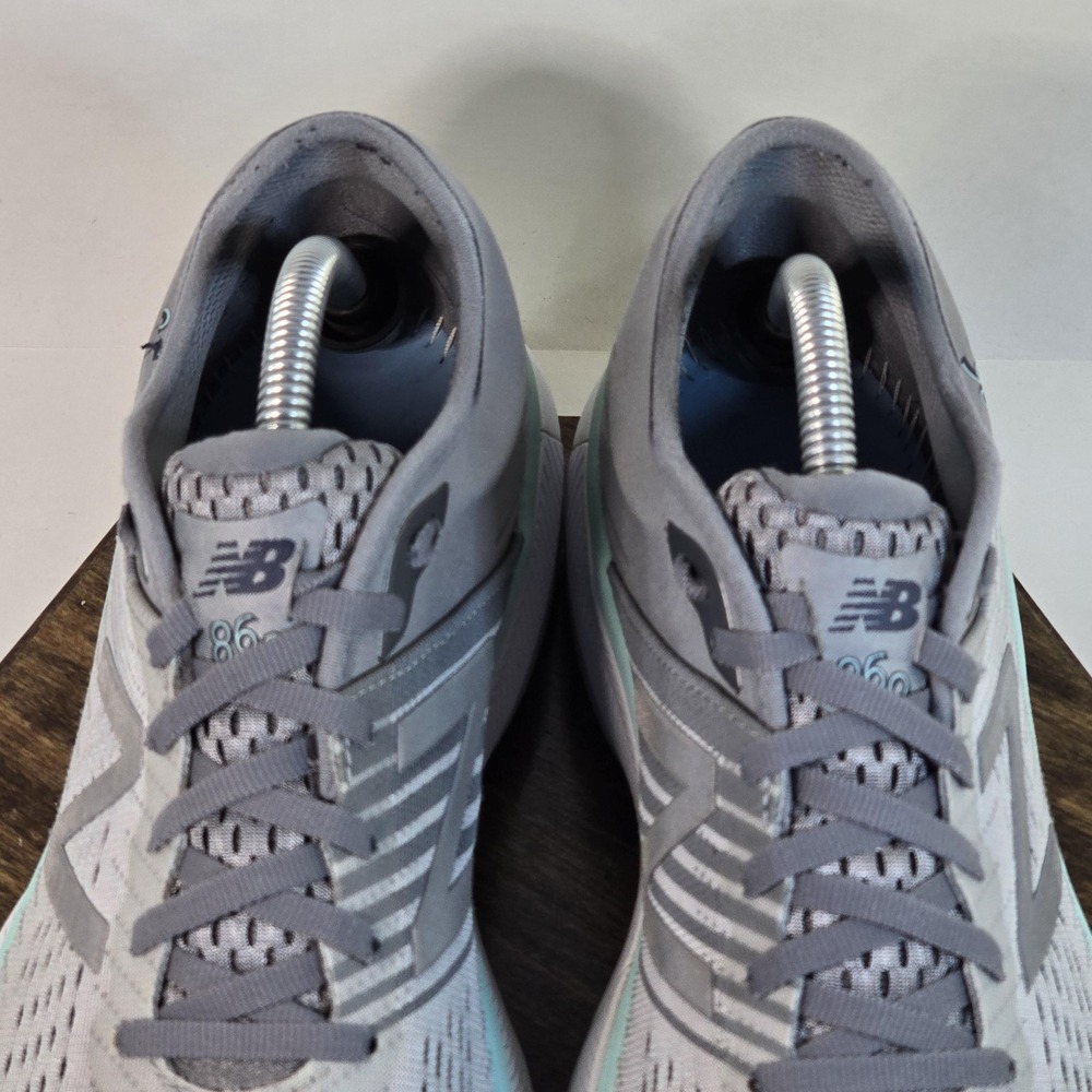 New Balance 860 v10 Running Shoes Womens Size 11 Gray Mint Sneakers W860P10 - Picture 4 of 11